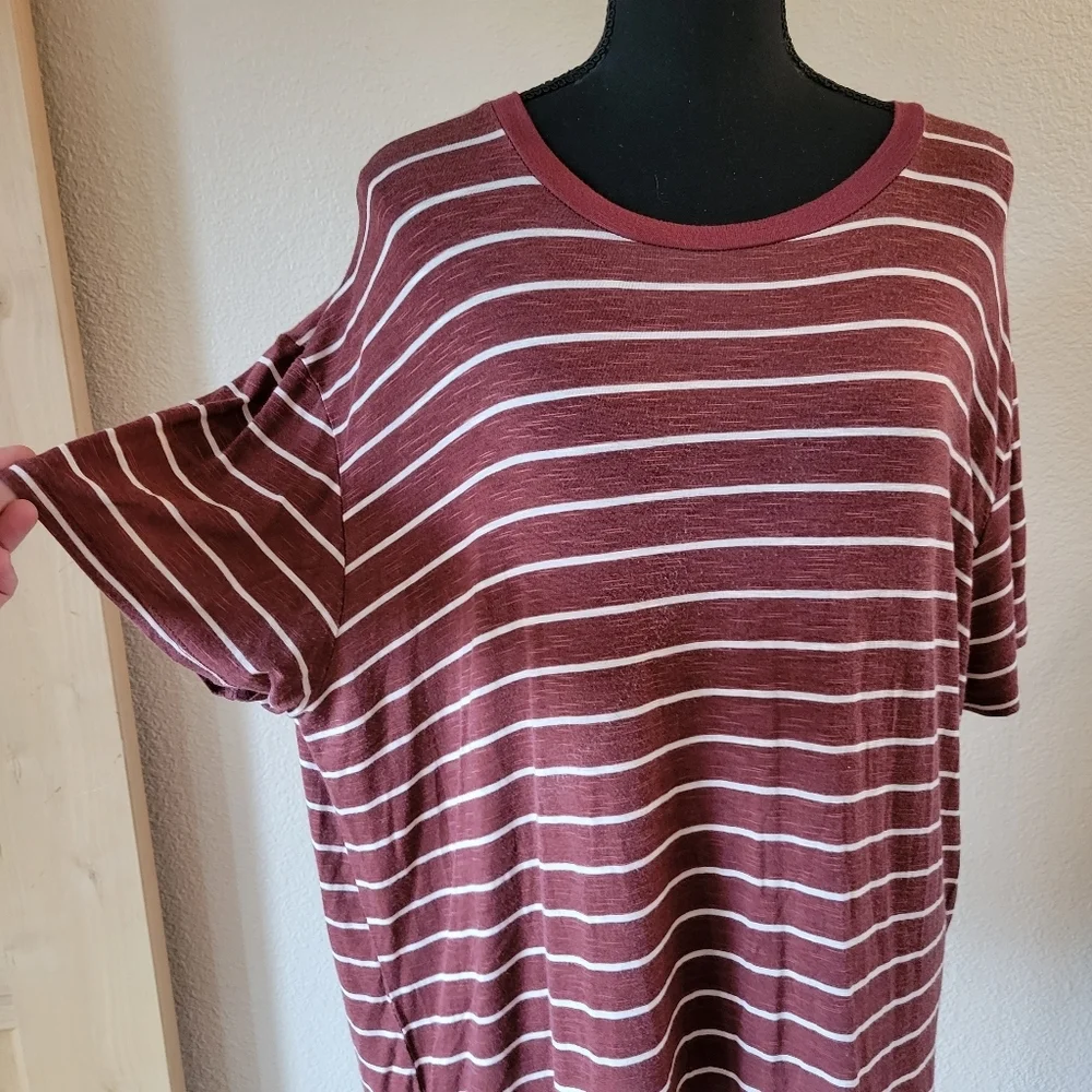 🤿 MAURICES 24/7 Crewneck Short Sleeve Top Red w/White Stripes - Picture 2 of 9